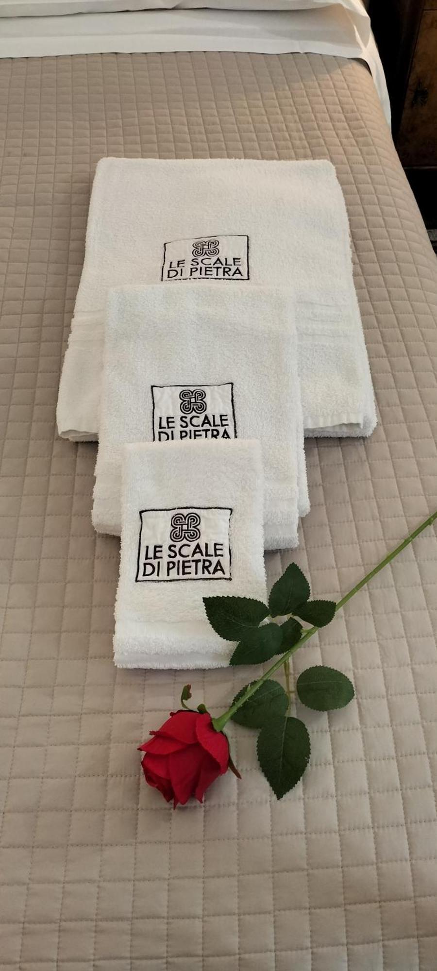 לינה וארוחת בוקר קונברסאנו Le Scale Di Pietra מראה חיצוני תמונה